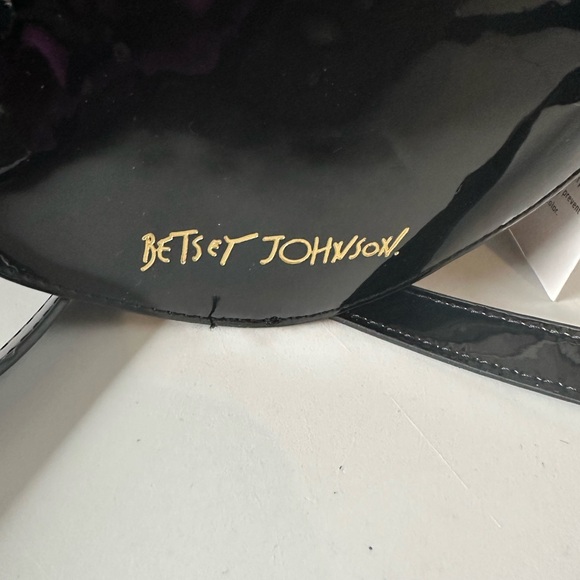 NWT Betsey Johnson Sugar Black Patent Faux Crowned Floral Skullcandy Crossbody - Picture 4 of 7